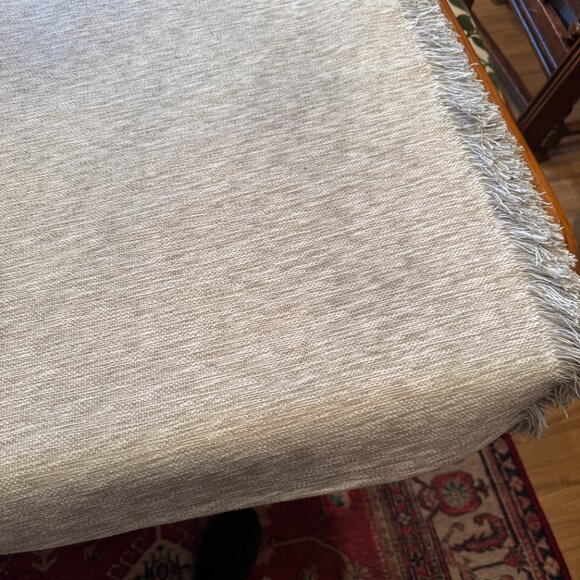Avante Brand New Premium Table Runner Gray and White Heather - Picture 4 of 5